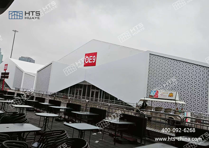 為上海成功交付了 4 座大型展覽篷房，助力當(dāng)?shù)貢?huì)展活動(dòng)的順利開(kāi)展